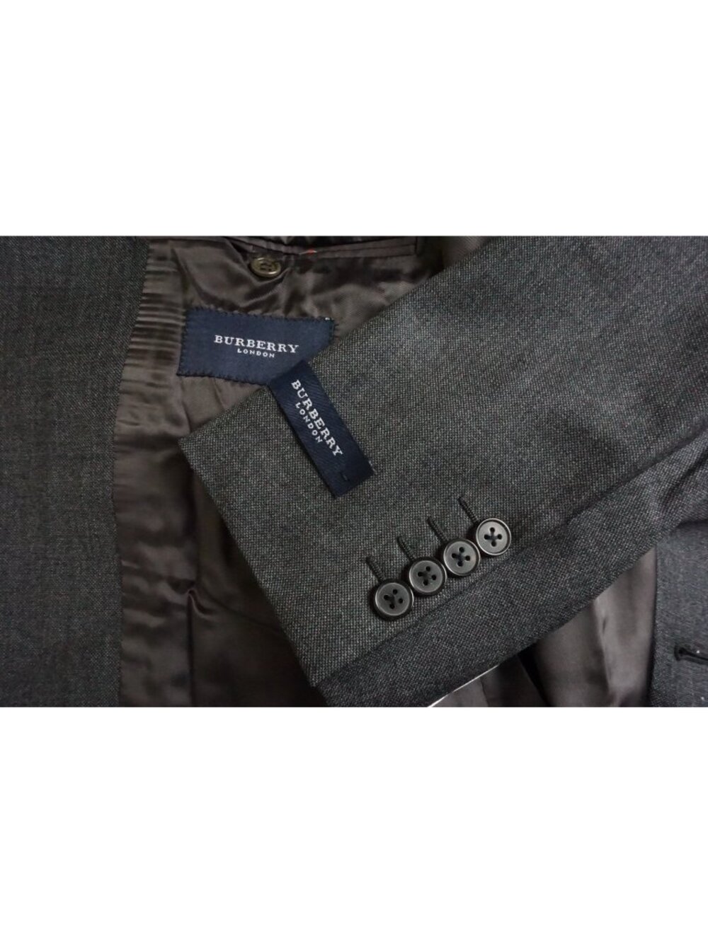 Burberry London Woven Solid Gray Wool 2 Pc Suit Jacket Pants Sz 44S BRAND NEW